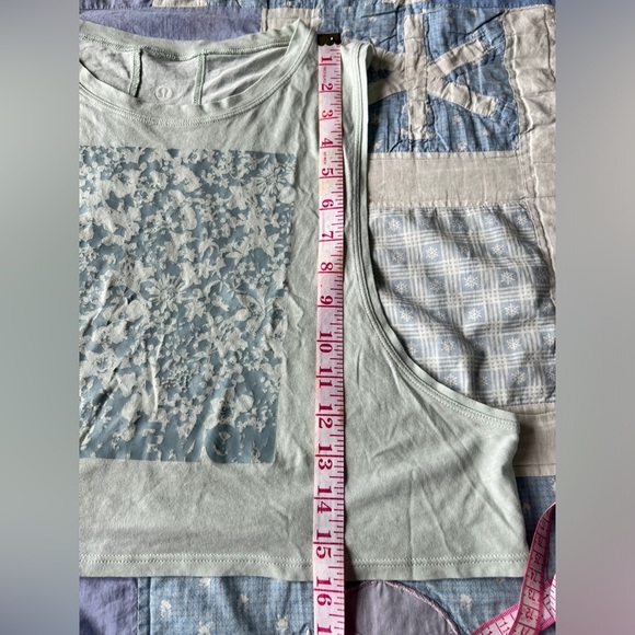 Lululemon Womens Light Sage Green Floral Graphic Cropped Muscle Tank Top Small - Picture 6 of 10